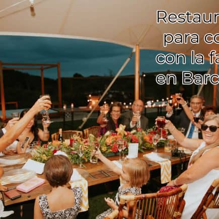familia en un restaurante de barcelona