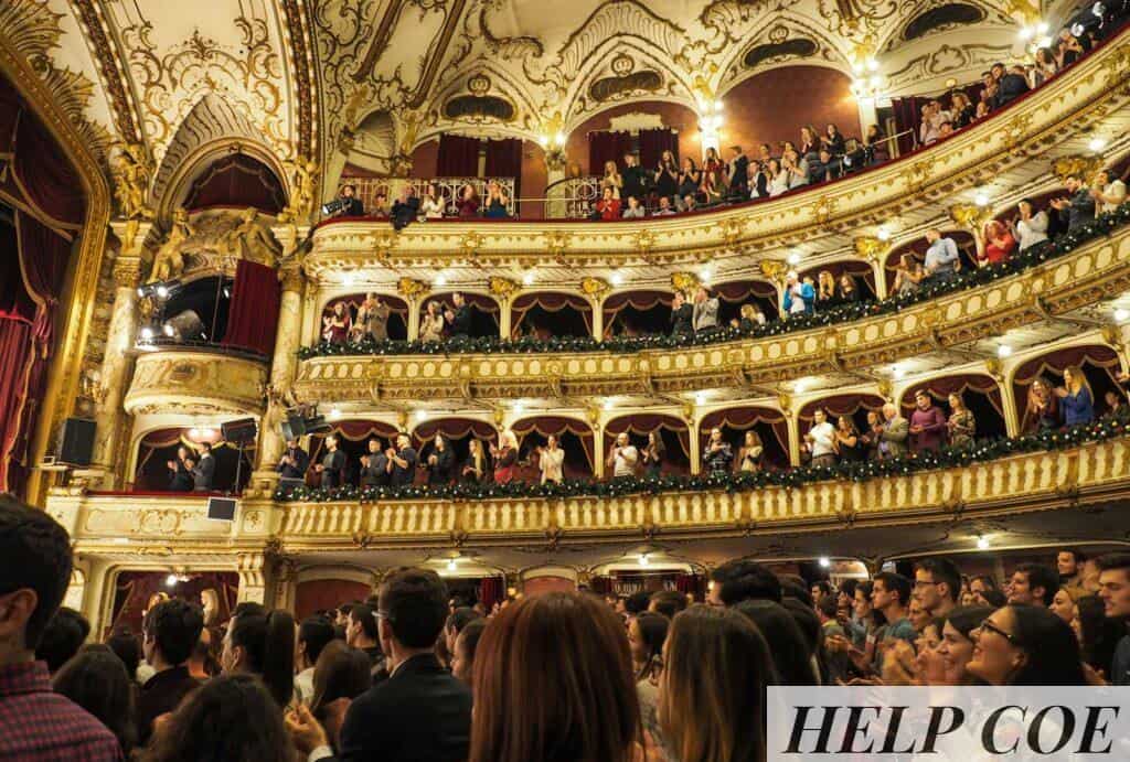 Cómo las poleas para teatros mejoran la eficiencia en producciones escénicas