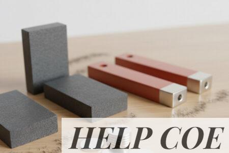 Varios tipos de imanes sobre una mesa de trabajo